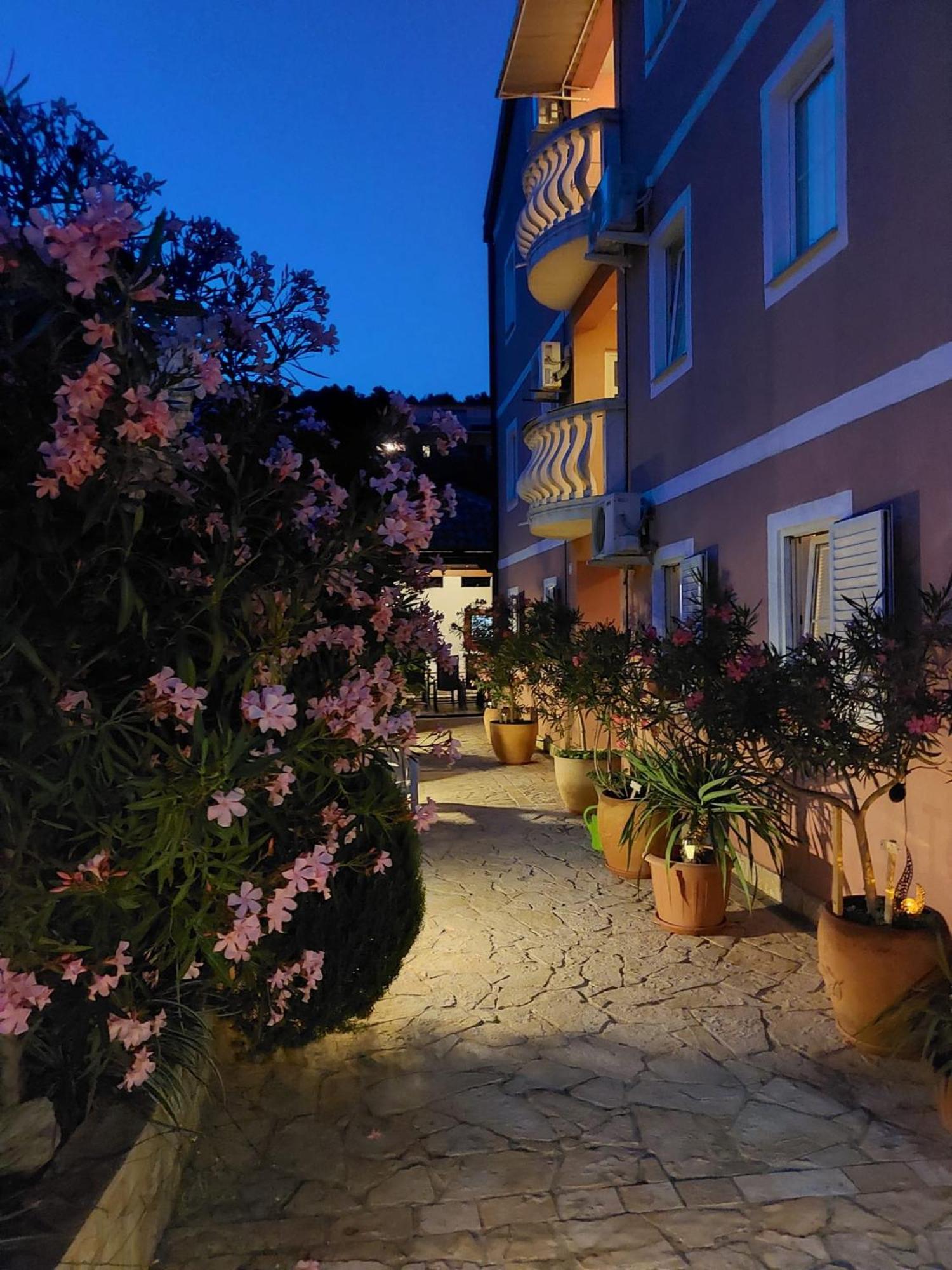 Apartments Ljubo Stari Grad (Hvar) Exterior foto